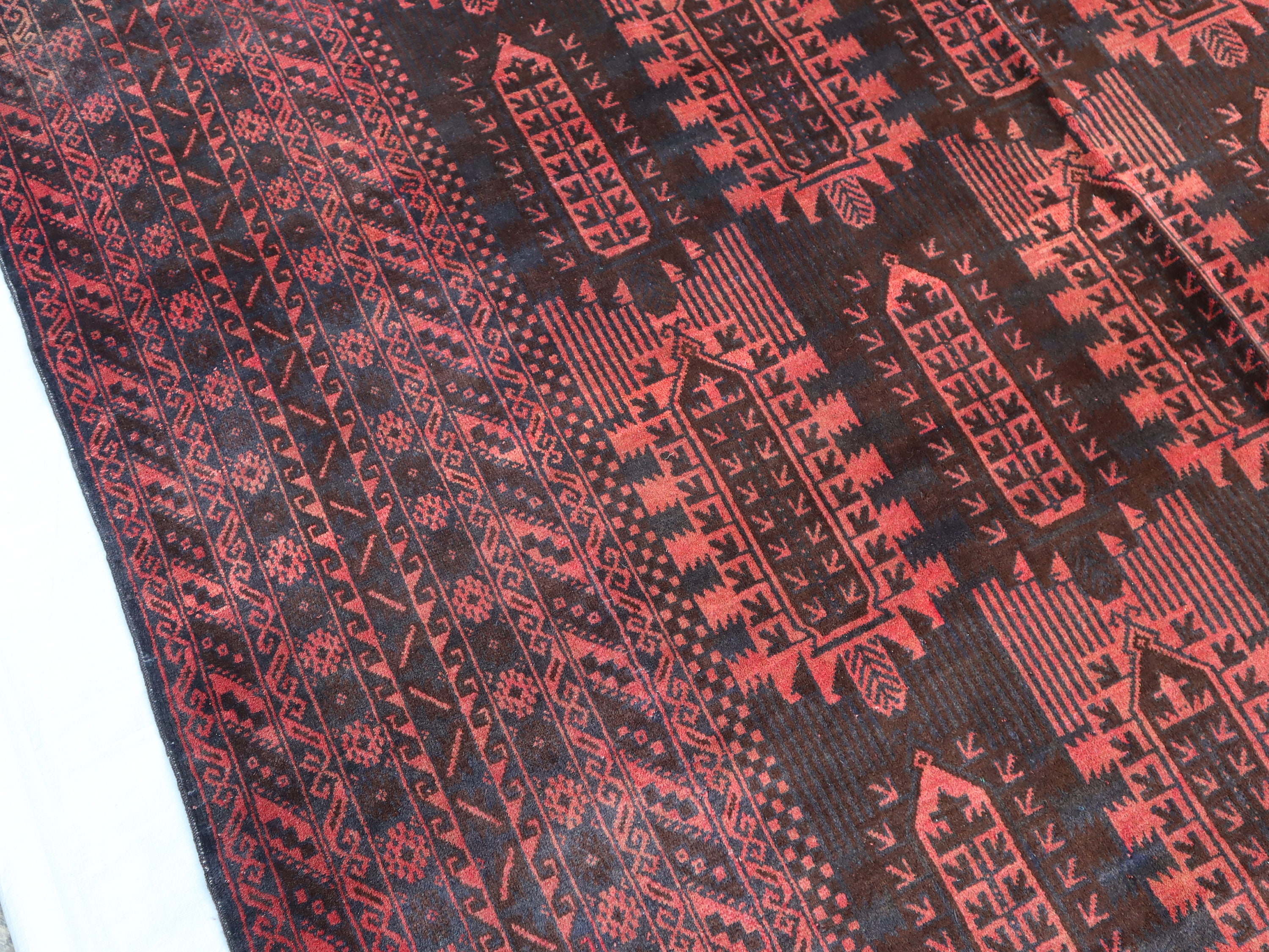 アンティークカフカズデザインのアフガニスタンバルーチラグ 187x103