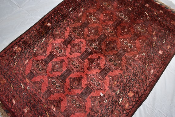 This vintage 3x4 rug is an exciting new addition to Mid-Century Collection.