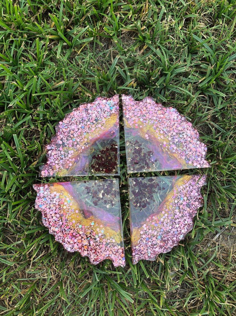 Four piece resin coaster set