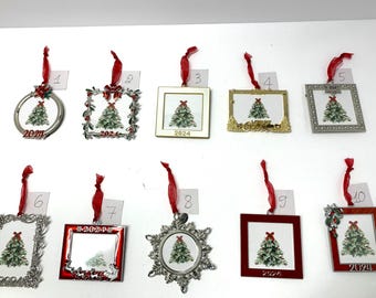 Adorno de marco de metal para fotos navideñas de vacaciones 2024. Seleccionar estilos. Leer detalle 2.