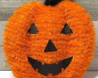 Decoración de pared con espumillón de calabaza de Halloween, 27,5 cm de ancho x 27,5 cm de alto