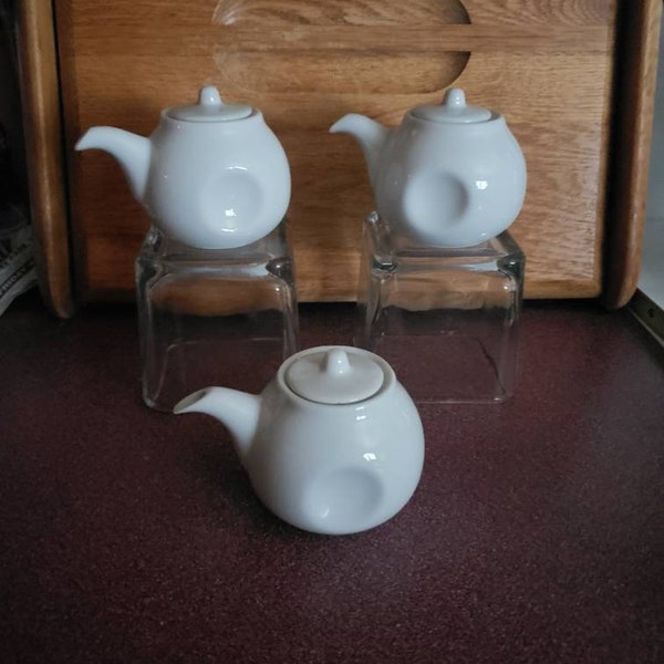 3-Acopa like 10 oz. White Porcelain Teapot with Lid  (Hbox)