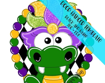 Op de afbeelding: Een groene alligator die een paarse en groene narrenmuts draagt met gouden glitter. De alligator is omringd door een zwart-wit geruit patroon en een reeks paarse en gouden kralen.