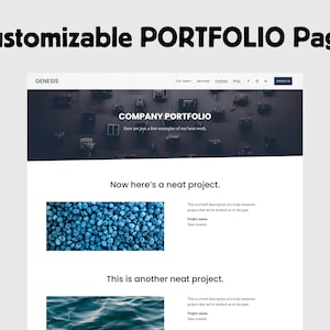 Pu&ograve; includere: Uno screenshot di un sito web che mostra una pagina di portfolio con il titolo "Customizable PORTFOLIO Page". La pagina presenta un'intestazione blu scuro con il testo "COMPANY PORTFOLIO" e lo slogan "Here are just a few examples of our best work". La pagina include anche due esempi di progetti, uno con una foto di mirtilli e l'altro con una foto di onde oceaniche.