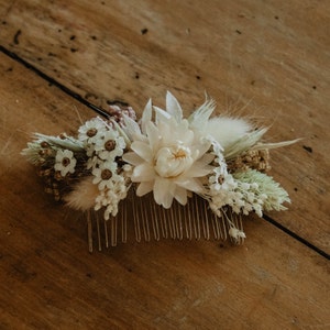 Dried flower combs FOLK wedding accessories and other events. Bouquets, crowns, buttonholes, bracelets, combs...