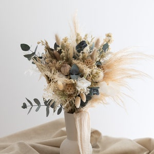 LARA dried flower bouquet, weddings and other events