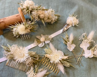 AMANDE collection dried flower accessories for weddings and other events. Bouquets, combs, crowns, bracelets, buttonholes, barrettes.