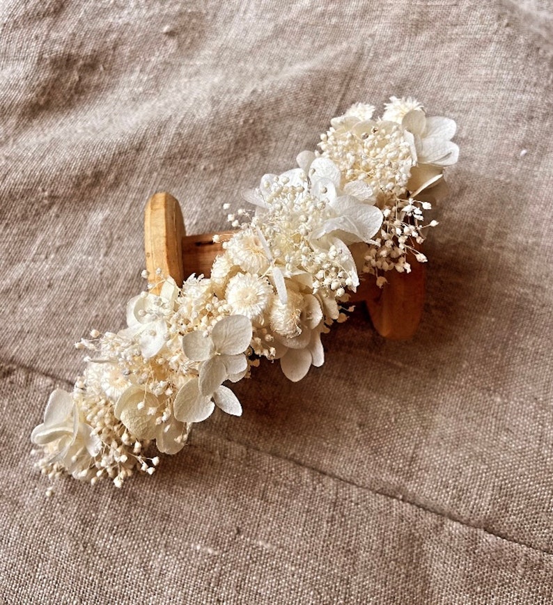 PURE collection wedding accessories dried flowers. Bouquets, combs, crowns, buttonholes, bracelets, barrettes.. BARRETTE