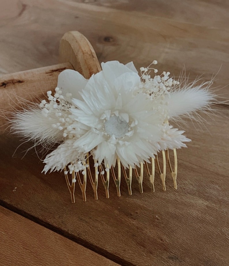 PURE collection wedding accessories dried flowers. Bouquets, combs, crowns, buttonholes, bracelets, barrettes.. PEIGNE S