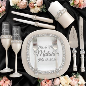 wedding cake knife server, Silver wedding flutes and cake server sets. Unity candles set. Engraved wedding toast glasses Wedding cake knife