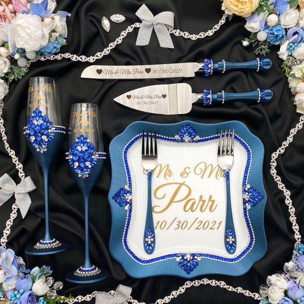 Royal blue wedding cake cutting set Sapphire cake serving set Blue wedding glasses for bride and groom