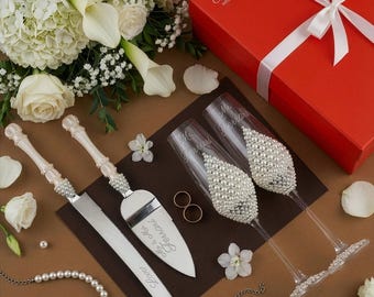 Engraved Pearl Wedding Cake Cutting Set: Champagne Glasses & Serving Utensils