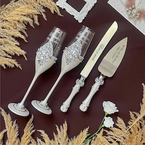 Custom wedding glasses and cake cutting set,  wedding cake serving set and personalized flutes for bride and groom, wedding cake cutter set