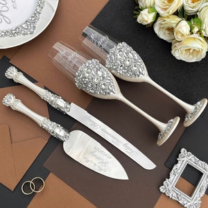 Wedding gift champagne flutes and cake cutting set for bride and groom Wedding gift for couple, Toasting glasses and cake serving set
