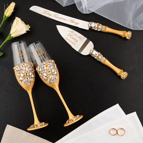 Personalized Wedding Champagne Flutes & Cake Cutting Set: Rhinestone Crystal