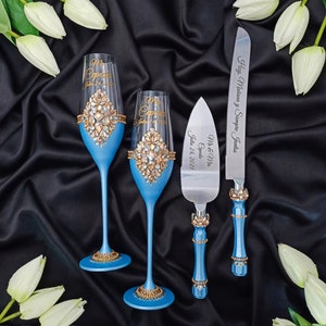 Custom wedding glasses and cake cutting set,  wedding cake serving set and personalized flutes for bride and groom, wedding cake cutter set