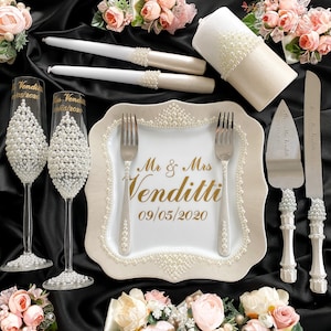 Wedding gift for couple, personalized champagne wedding glasses for bride and groom, wedding cake knife set, cake cutting set wedding