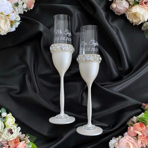 Bride and Groom Custom Wedding Glasses | Personalized Engraved Toasting Flutes | Mr and Mrs Crystal Champagne