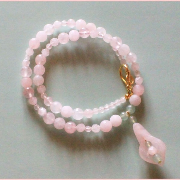 Fleur de Lys Rose Quartz (aventurine vert) collier.