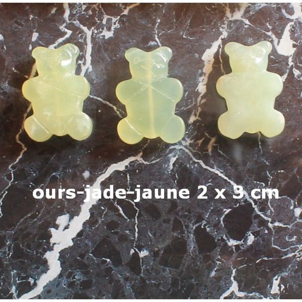 Perle jade jaune en forme d'un ours sculpté 2 x 3 cm. Pendentif. (3x)