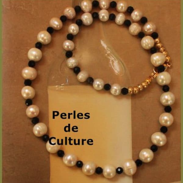 Collier perles de culture couleur ivoire, grade AA. Perles obsidienne facettées.