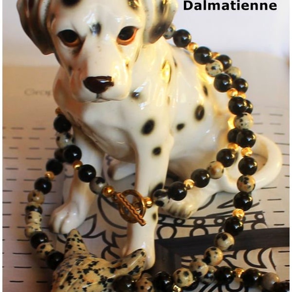 Collier pendentif tête loup. Pierre Dalmatien. Perles Obsidienne/Dalmatienne.