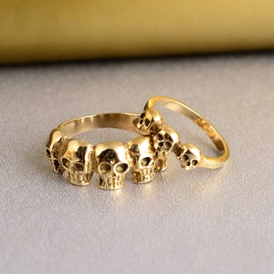 Wide and Thin Skull ring ,Skull Ring, Gothic Skull Ring, Gold Skull Ring, Multi skull ring, Halloween gift, Handmade Gift item, Women ring