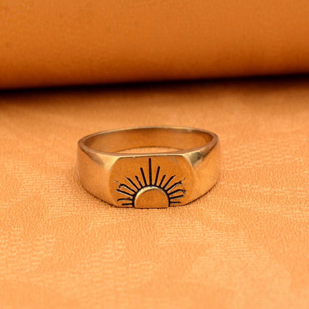Signet ring sun deals