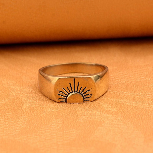 Gold Signet Sun Ring, Gifts For Men, Unique Mens Ring, Handmade Jewelry, Carved Ring, Hammered Ring, Minimalist Ring,
