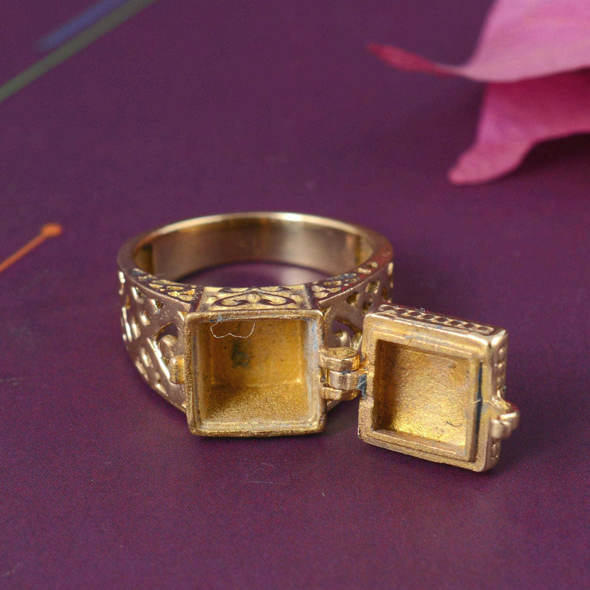 Custom design luxury ring jewelry box packaging wedding engagement ring  travel jewelry box packaging wedding ring