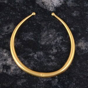 Plain gold deals choker