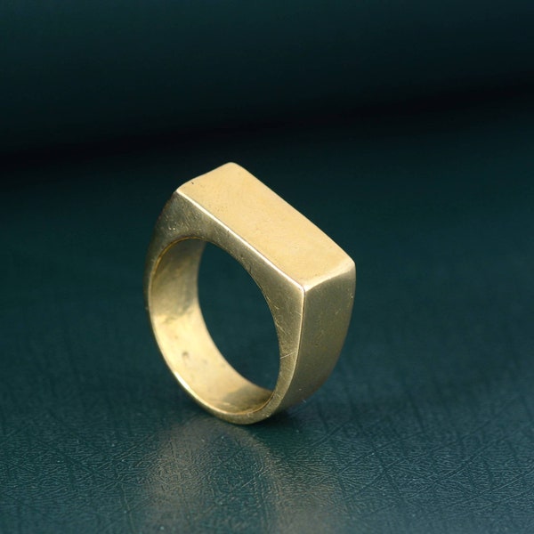Square gold signet ring women, gold signet ring, personalization Ring,  Geometric Signet Ring, statement ring