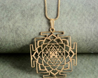 Pendentif Shri Yantra, mandala Sri Yantra, collier géométrie sacrée, talisman spirituel, amulette védique faite main