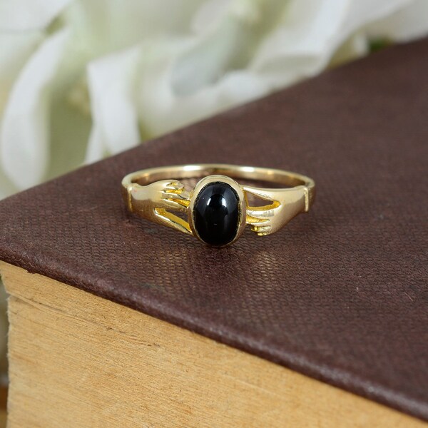 Black obsidian  Ring,Holding Black Obsidian Ring , Boho Obsidian Jewelry, Birthstone Ring, Rings For Women,Minimalist Ring,hand holding ring