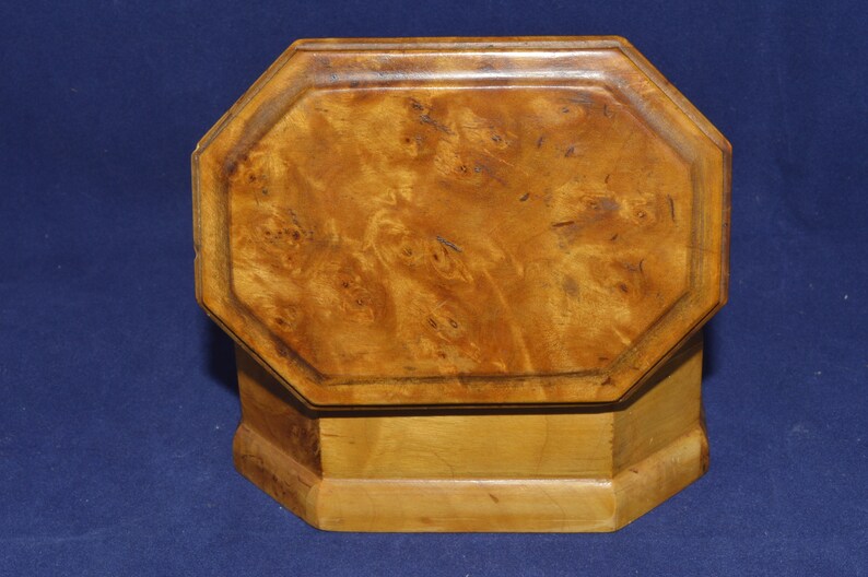 Wood box Karelian Birch, wood Karelian Birch, coffin box wood, rustic wood box, shops Maple cap, Exotic Wood, jewelry box wood, box for earrings