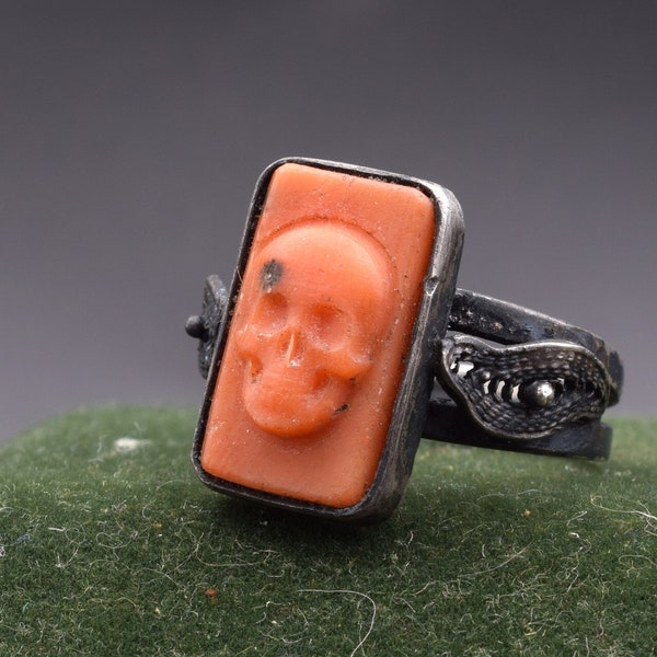 Antique ring skull, skull memento mori vanitas, ring memento mori, Jewelry natural coral, Antique ring 19th century coral, ring doctor cameo