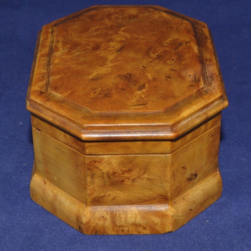 Wood box Karelian Birch, wood Karelian Birch, coffin box wood, rustic wood box, shops Maple cap, Exotic Wood, jewelry box wood, box for earrings