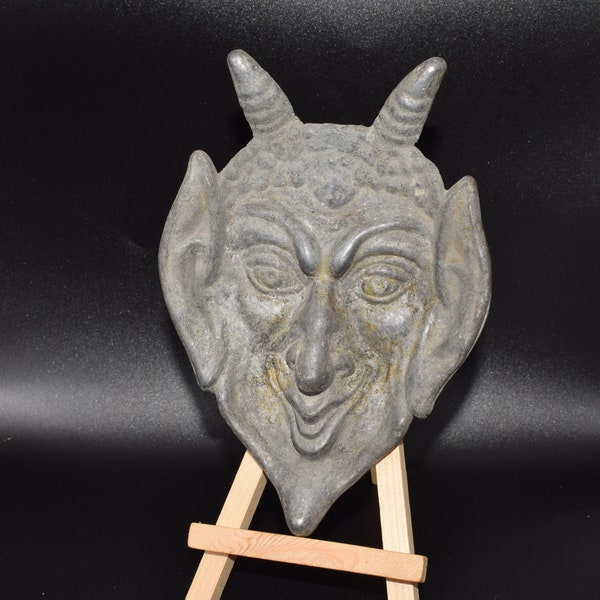 ANTIQUE Aschenbecher Box Teufel Faun Satan Figur Dämon / Vintage Schädel Daemon Metall Tisch Andenken. Metallischer Mephistopheles. Halloween Geschenk.