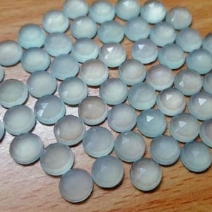 Pedra preciosa calcedônia AAA Aqua: lapidação rosa redonda com fundo plano (4 mm a 20 mm)