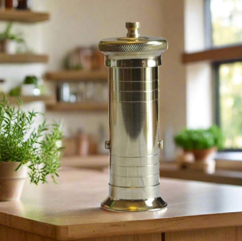 Alexander Mills Pepper and Salt Grinder - Thumbnail 4