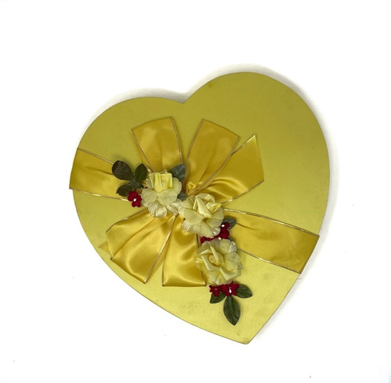 A heart of gold by Boxed Flowers and Sweets