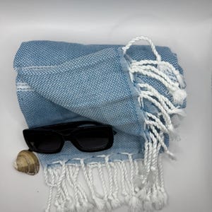 Handwoven Turkish Towel with Tassels – Lightweight, Quick-Dry, Absorbent, Prewashed Cotton Towel – Perfect for Beach, Bath, or Travel