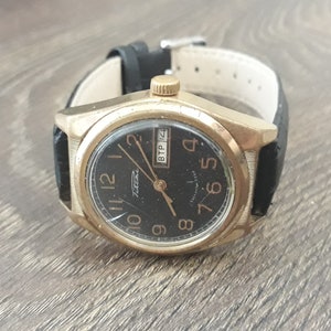Vintage men&#39;s watch &quot;Raketa&quot; ,made in USSR, watch soviet,Retro watch, Wrist watch,Mechanical watch,Working watch,Old watch