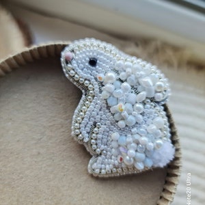 Snowy Elegance: White Bunny Brooch Cute Bunny Jewelry for Women White