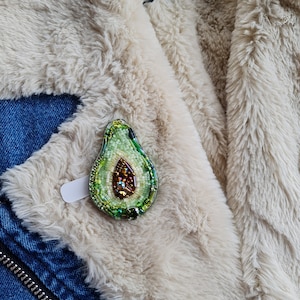 Broche con cuentas de aguacate, alfiler de diamantes de imitación verde, broche para mujer, joyería navideña