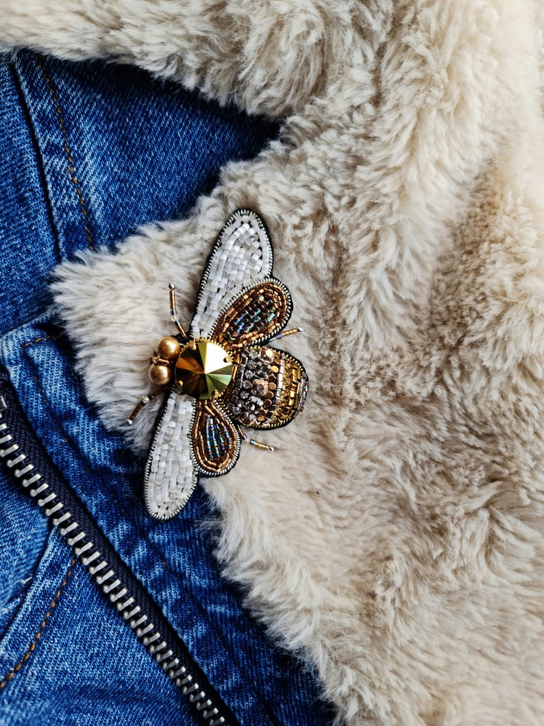 Bee beaded brooch pin, embroidered insect brooch, unique brooches for men, lapel pins, godfather gift Gold