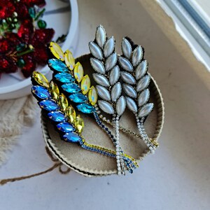 Spilla campo di grano ucraino, spilla di grano blu e giallo, spilla spighetta di grano patriottico