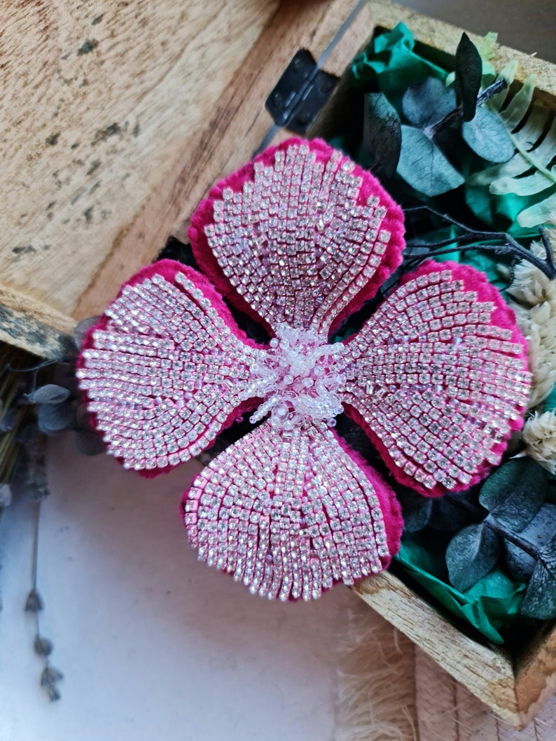Pink Flower Beaded Brooch, Unique Gift for Her, best holiday gift, Velvet crystal flower, four leaf flower crystal flower