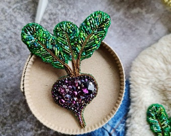 Broche de remolacha morada, verdura bordada, regalo de jardinero o regalo vegano, regalo único para ella, remolacha bordada, regalo para su broche