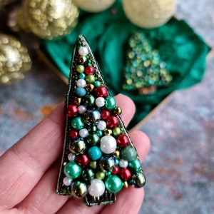 Christmas brooch, Green tree pin, holiday jewelry, Christmas ornament handmade